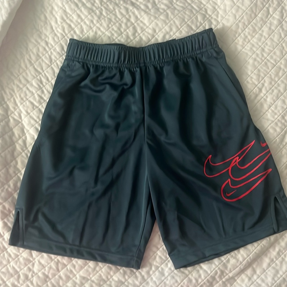 Boys medium dri-fit shorts